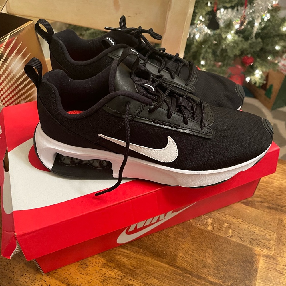 Women’s Nike Air Max